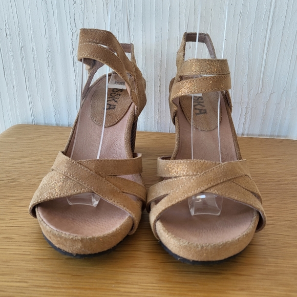 Esska Women’s 38 Anthropologie US 7 - 7.5 Tan Leather Gold Shimmer Strappy Heels - Picture 2 of 16